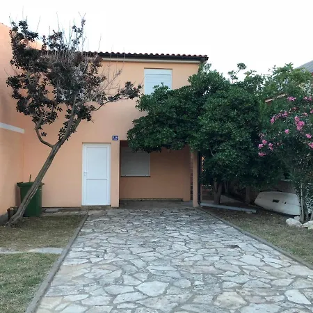 Apartman Luka * Vir